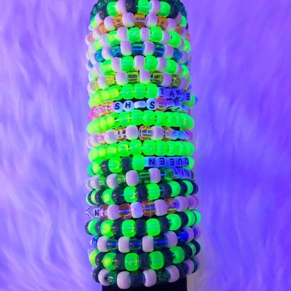 πRANDOM Bundle of 15 π Friendship Drip Rave Kandi Bracelets - Picture 6 of 10